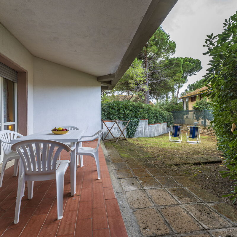 Giannella Beach Residence Apartment - Giannella, Grosseto: Autumn, Garden, Spring, Summer