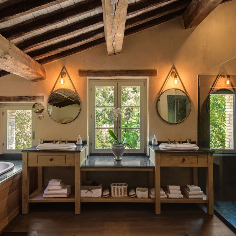 Villa Molinella - Tenuta Di Murlo, Umbria: Autumn, Bathroom, Spring, Summer