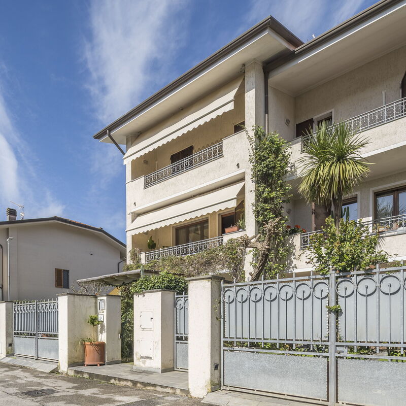 La Bouganville, Forte Dei Marmi, Private Garden, Wifi: Autumn, Main Entrance, Spring, Summer