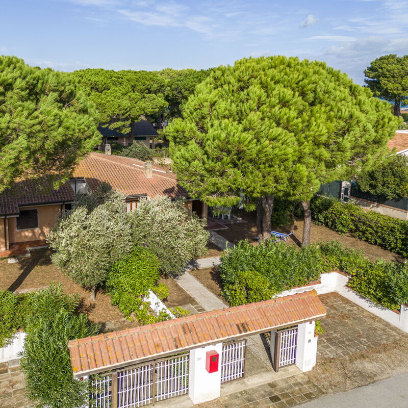 Giannella Apartment - Orbetello, Toscana: Autumn, Building Exterior, Spring, Summer