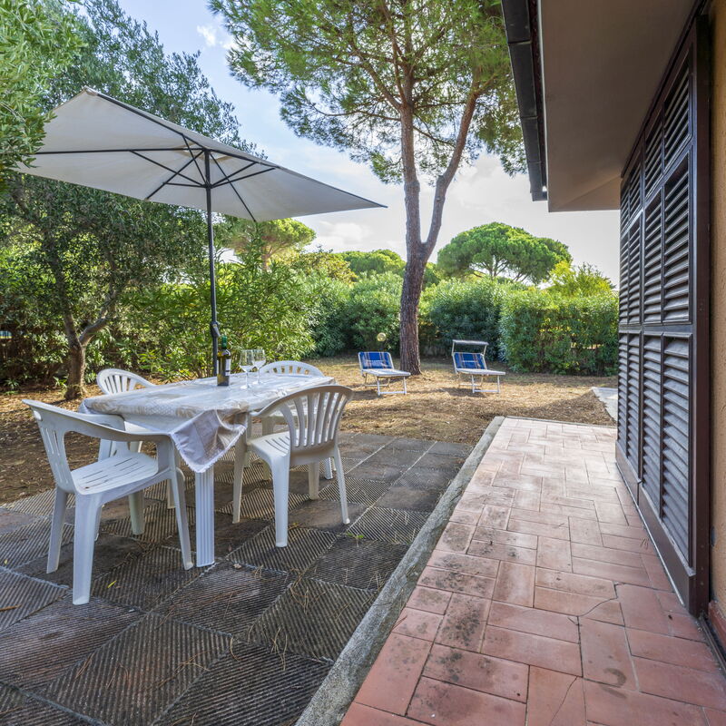Giannella Apartment - Orbetello, Toscana: Autumn, Garden, Spring, Summer