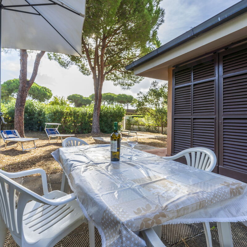 Giannella Apartment - Orbetello, Toscana: Autumn, Garden, Spring, Summer