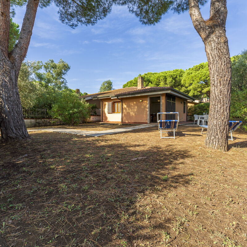 Giannella Apartment - Orbetello, Toscana: Autumn, Garden, Spring, Summer