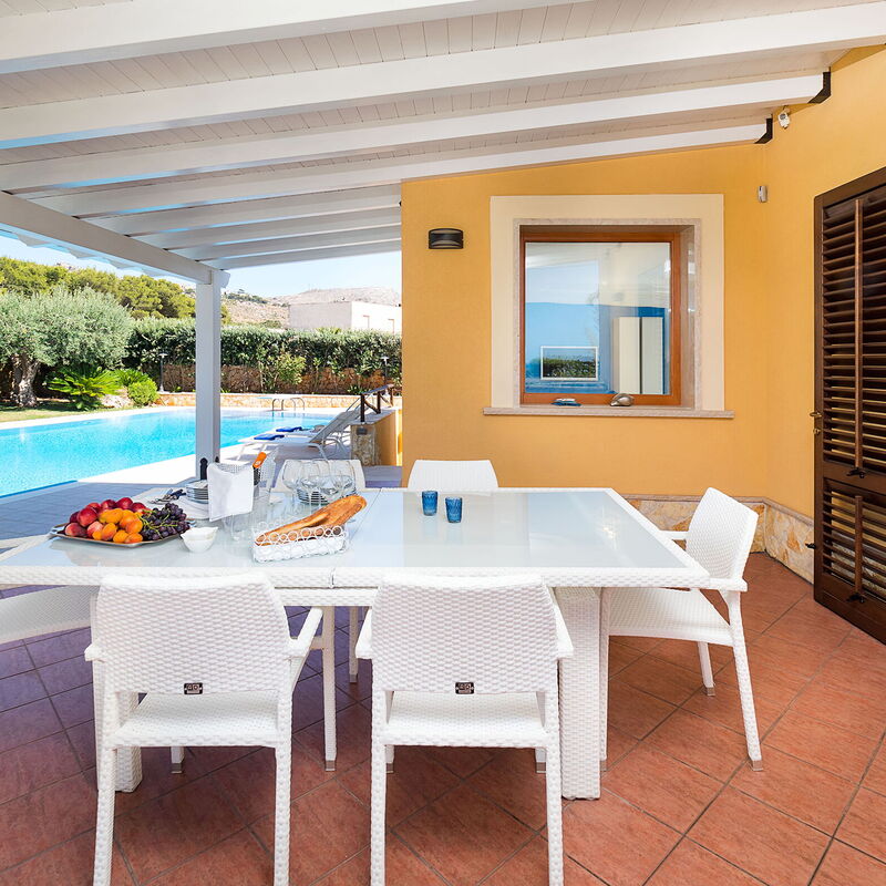 Villa Cornino - Custonaci, Sicilia: Außen, Balkon / Terrasse / Patio, Frühling, Herbst, Sommer