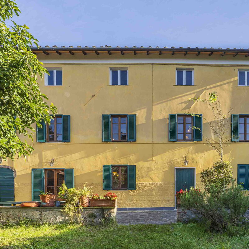 Casale Il Farro - Camaiore, Toscana: Autumn, Main Entrance, Spring, Summer