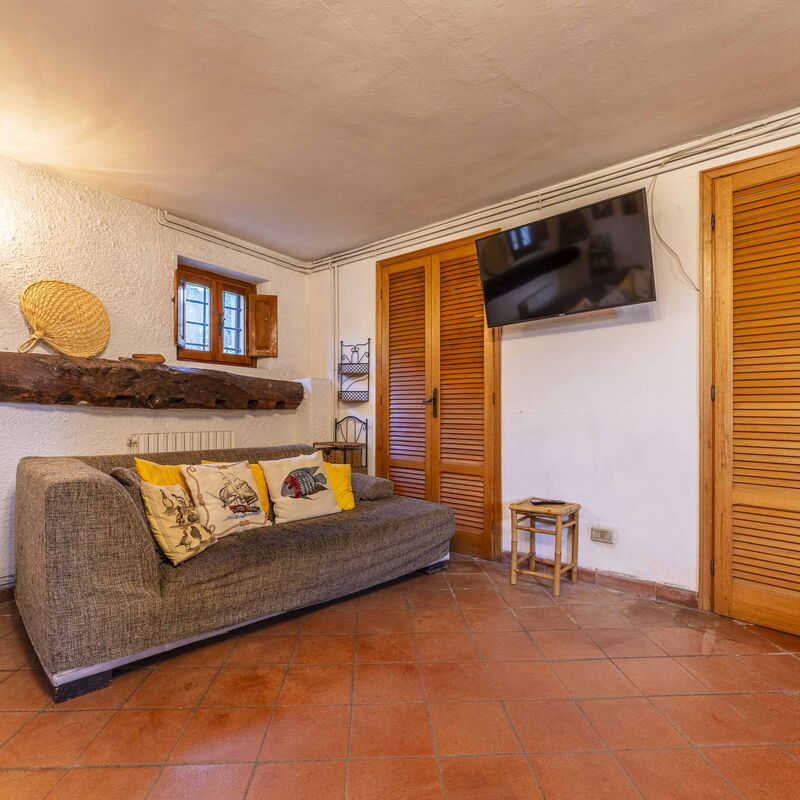 Casale Il Farro - Camaiore, Toscana: Autumn, Living Room, Spring, Summer