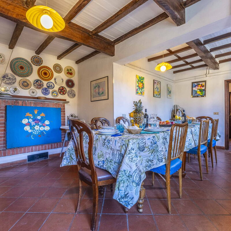 Casale Il Farro - Camaiore, Toscana: Autumn, Dining Room, Spring, Summer