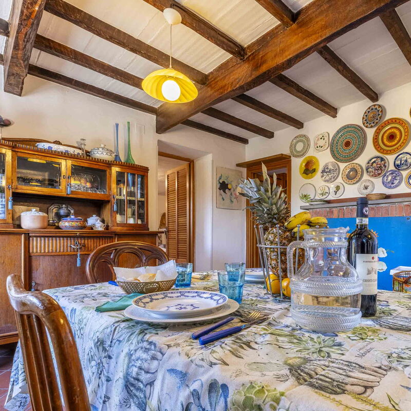 Casale Il Farro - Camaiore, Toscana: Autumn, Dining Room, Spring, Summer