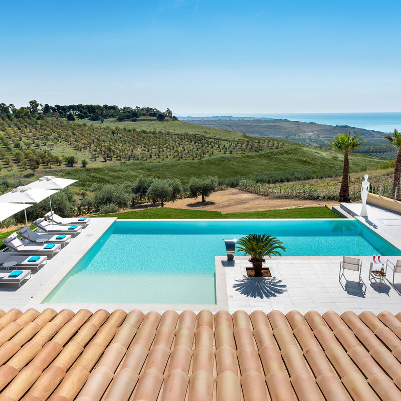 Villa Agrigenta - Ribera, Sicilia: Autumn, Balcony / Terrace / Patio, Building Exterior, Outdoor, Pool, Scenic View, Spring, Summer