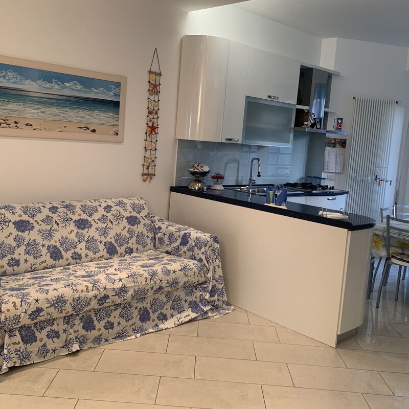 Loredana: Kitchen, Living Room