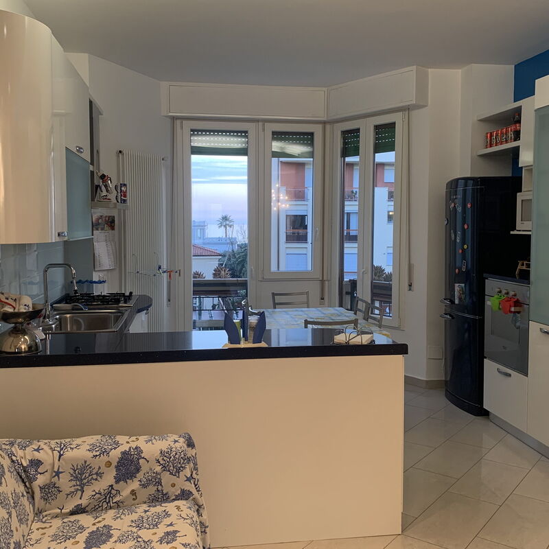 Loredana: Kitchen, Living Room