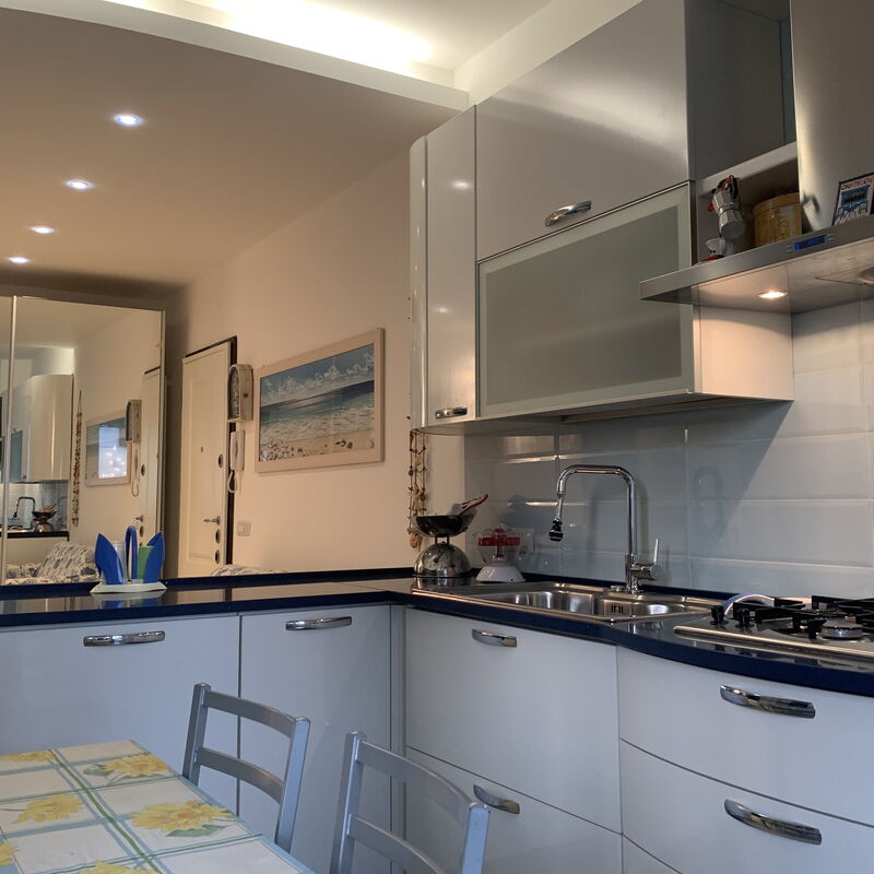 Loredana: Kitchen, Living Room