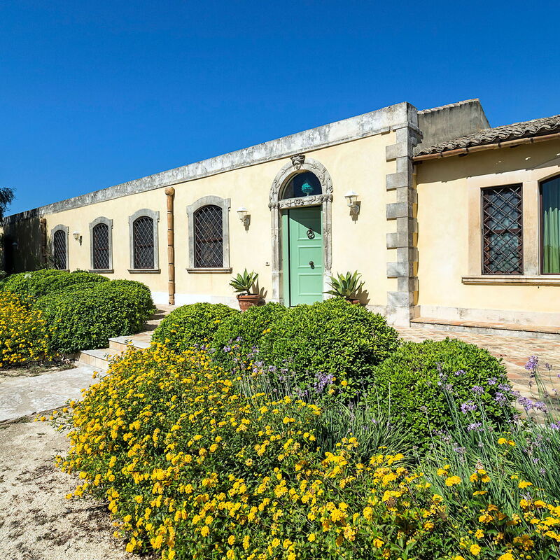 Casa Colore - Siracusa, Sicilia: Autumn, Building Exterior, Garden, Outdoor, Spring, Summer