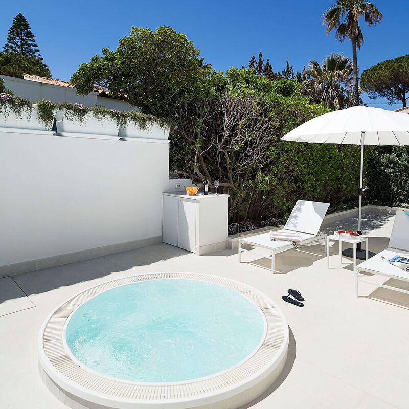 Mariposa - Fontane Bianche, Sicilia: Autumn, Balcony / Terrace / Patio, Building Exterior, Hot Tub, Outdoor, Spring, Summer