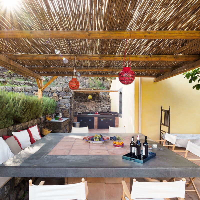 Villa Tranquilla - Randazzo, Sicilia: Autumn, Balcony / Terrace / Patio, Building Exterior, Outdoor, Spring, Summer