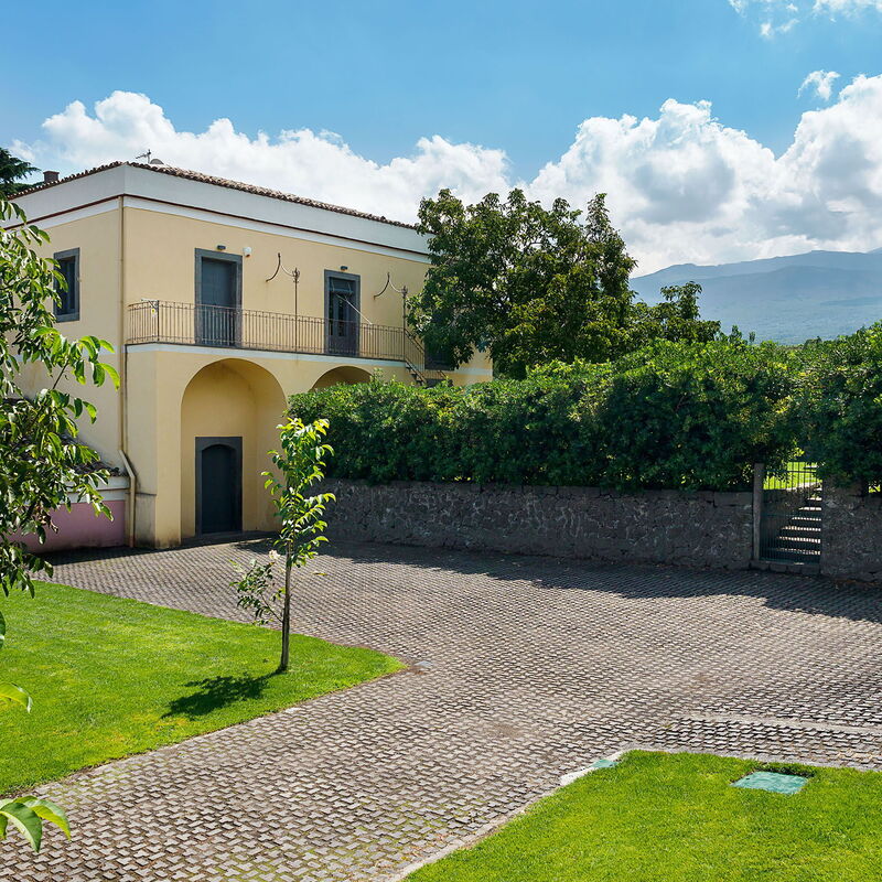 Villa Tranquilla - Randazzo, Sicilia: Autumn, Building Exterior, Garden, Outdoor, Spring, Summer