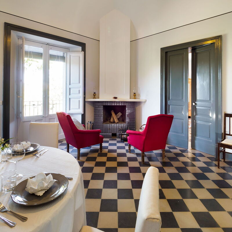 Villa Tranquilla - Randazzo, Sicilia: Autumn, Dining Room, Living Room, Spring, Summer