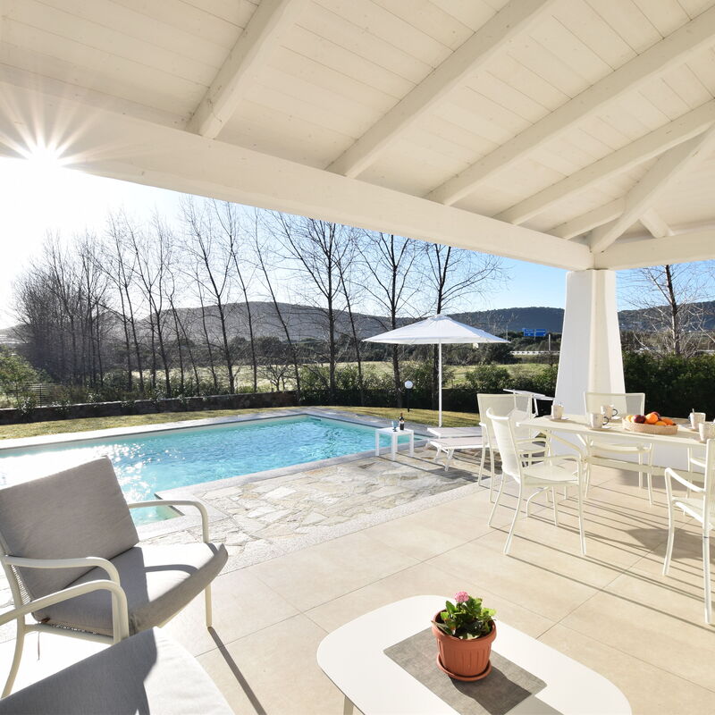 Villa Helios - Budoni, Sardegna: Autunno, Estate, Giardino, Piscina, Primavera