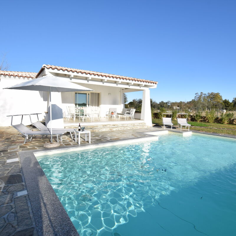 Villa Helios - Budoni, Sardegna: Autunno, Estate, Giardino, Piscina, Primavera