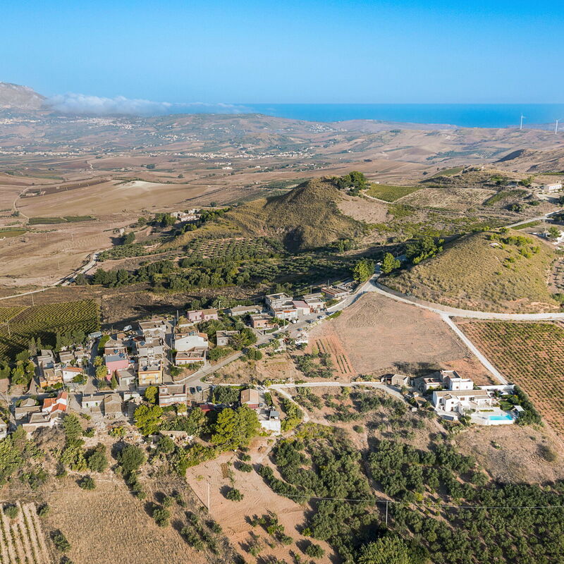 Mirabilia - Tangi, Sicilia: Autumn, Building Exterior, Outdoor, Spring, Summer