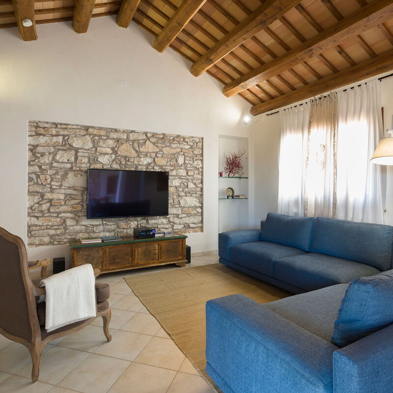 Mirabilia - Tangi, Sicilia: Autumn, Living Room, Spring, Summer