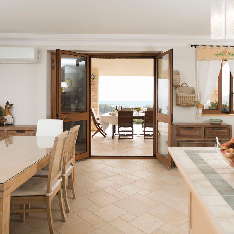 Villa Vistamare - Montallegro, Sicilia: Autumn, Balcony / Terrace / Patio, Dining Room, Spring, Summer