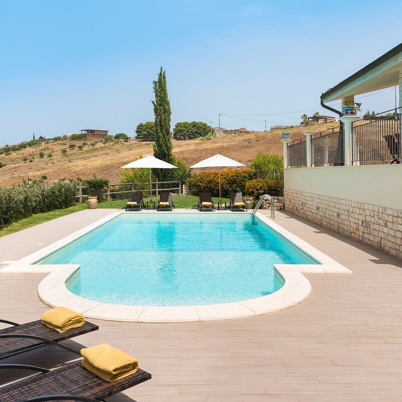 Villa Vistamare - Montallegro, Sicilia: Autumn, Balcony / Terrace / Patio, Building Exterior, Garden, Outdoor, Pool, Scenic View, Spring, Summer