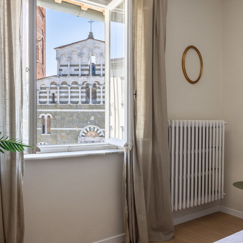Lucca Old Town Apartment - Lucca, Toscana: Autunno, Camera da letto, Estate, Primavera