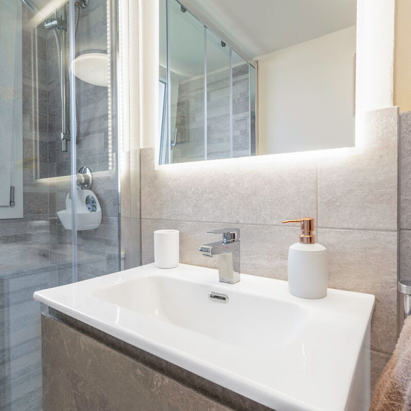 Lucca Old Town Apartment - Lucca, Toscana: Autumn, Bathroom, Spring, Summer