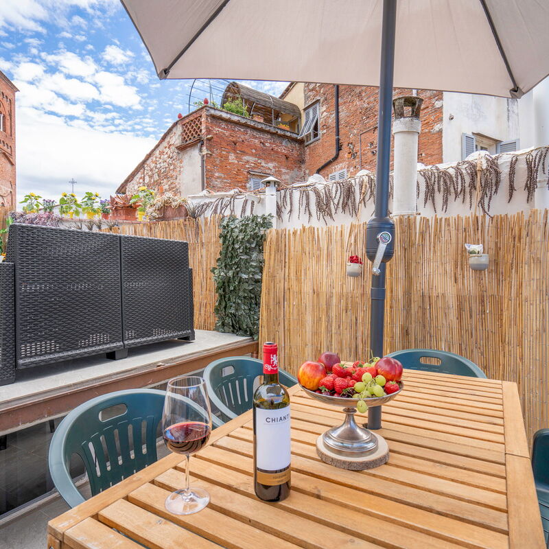 Lucca Old Town Apartment - Lucca, Toscana: Autumn, Spring, Summer