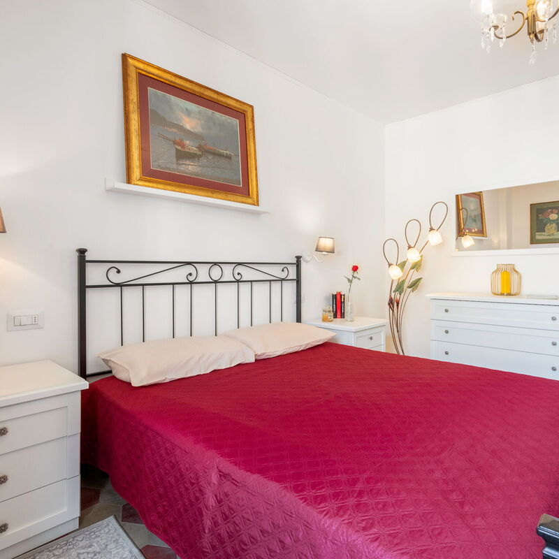 Lucca Old Town Apartment - Lucca, Toscana: Autumn, Bedroom, Spring, Summer