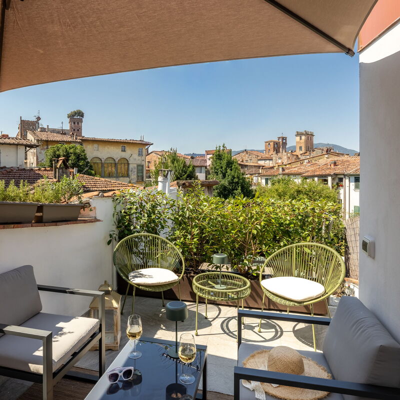Lucca Old Town Apartment - Lucca, Toscana: Balkon / Terrasse / Patio, Frühling, Herbst, Sommer