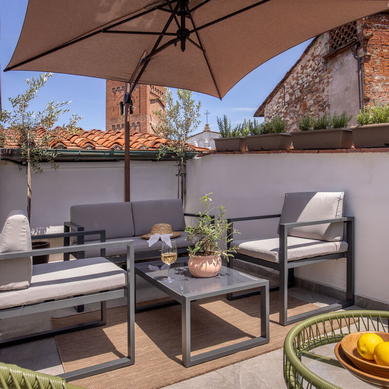 Lucca Old Town Apartment - Lucca, Toscana: Balkon / Terrasse / Patio, Frühling, Herbst, Sommer