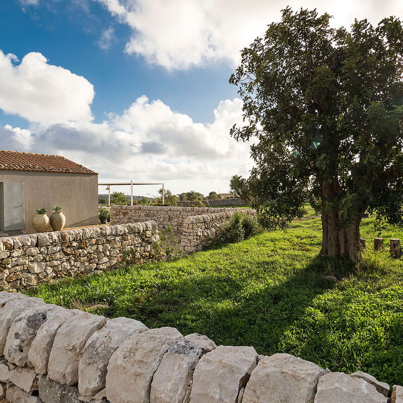 Villa Carmelita - Ragusa, Sicilia: Autumn, Building Exterior, Garden, Outdoor, Spring, Summer
