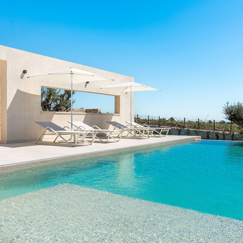 Villa Argento - Rosolini, Sicilia: Autumn, Balcony / Terrace / Patio, Building Exterior, Garden, Outdoor, Pool, Spring, Summer