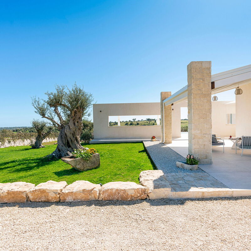 Villa Argento - Rosolini, Sicilia: Autumn, Balcony / Terrace / Patio, Building Exterior, Garden, Outdoor, Spring, Summer