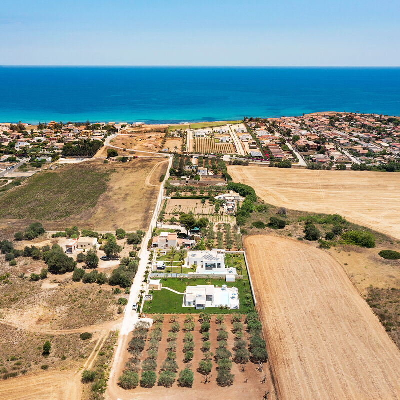 Casa Colori - Noto, Sicilia: Autumn, Building Exterior, Outdoor, Scenic View, Spring, Summer