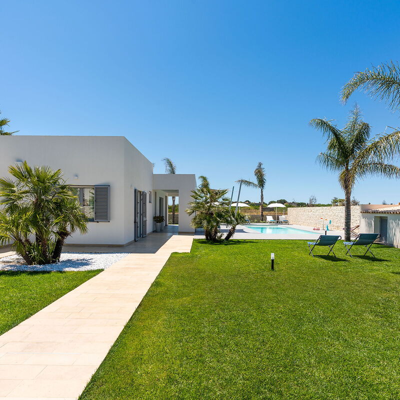 Villa Le Palme - Noto, Sicilia: Autumn, Balcony / Terrace / Patio, Building Exterior, Garden, Outdoor, Spring, Summer