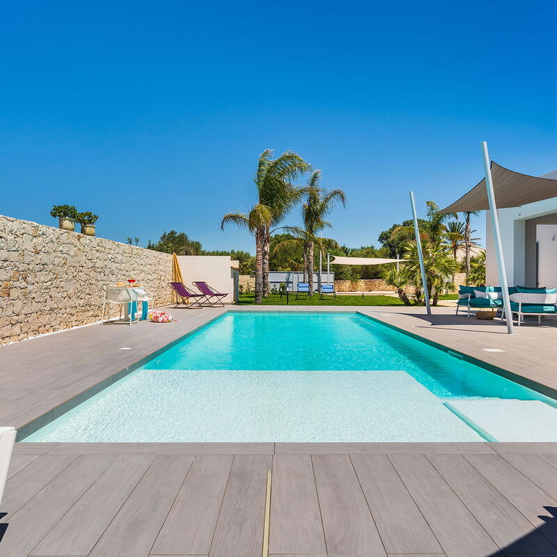 Villa Le Palme - Noto, Sicilia: Autumn, Balcony / Terrace / Patio, Building Exterior, Outdoor, Pool, Spring, Summer