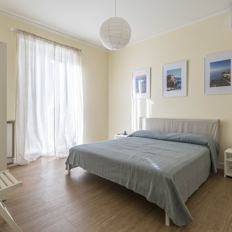 Spacious Apartment In Sori With Large Terrace - Sori, Liguria: Autumn, Bedroom, Spring, Summer