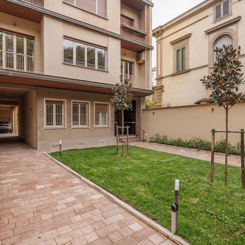 Lucy Florence Charming Modern Apartment Near Piazza Della Libertà: Autumn, Garden, Spring, Summer