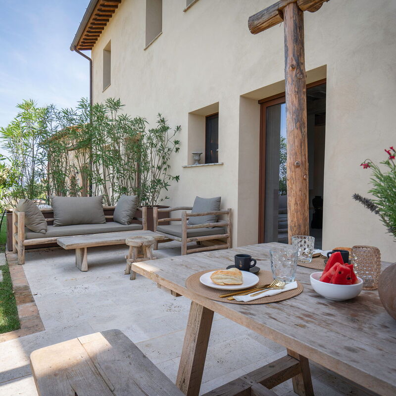 Coratina Spereto Apartment with Pool, Montaione: Autumn, Building Exterior, Spring, Summer