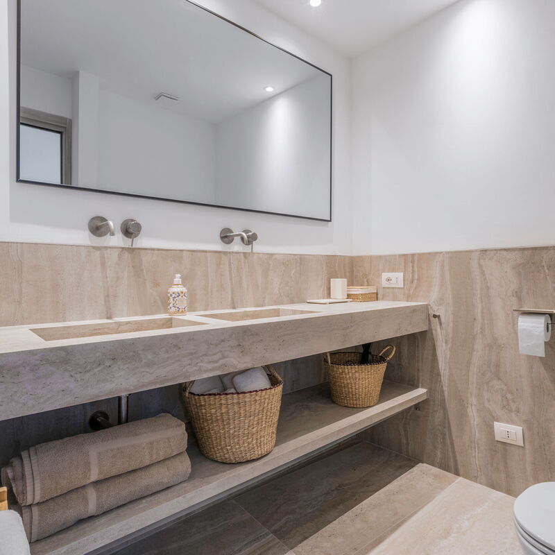 Coratina Spereto Apartment with Pool, Montaione: Autumn, Bathroom, Spring, Summer