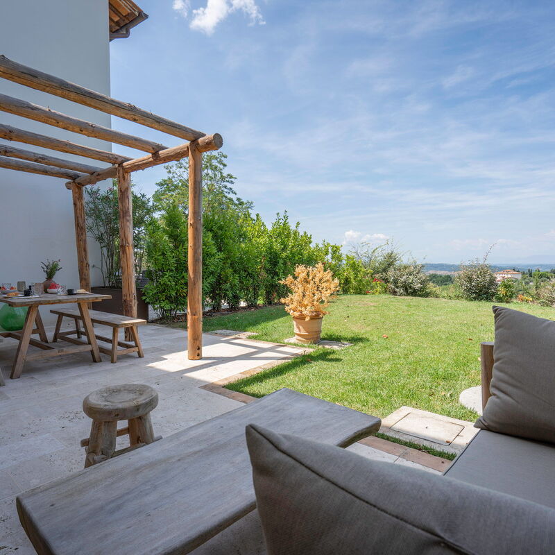 Coratina Spereto Apartment with Pool, Montaione: Autumn, Building Exterior, Spring, Summer